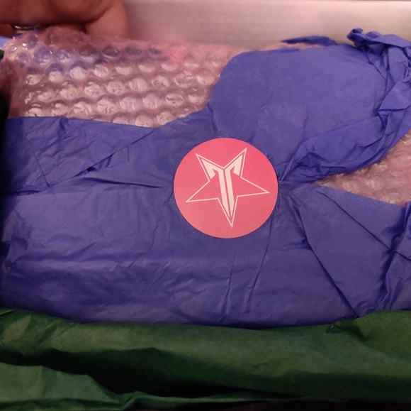 Jeffree Star Premium Halloween Mystery Box - Picture 4 of 6